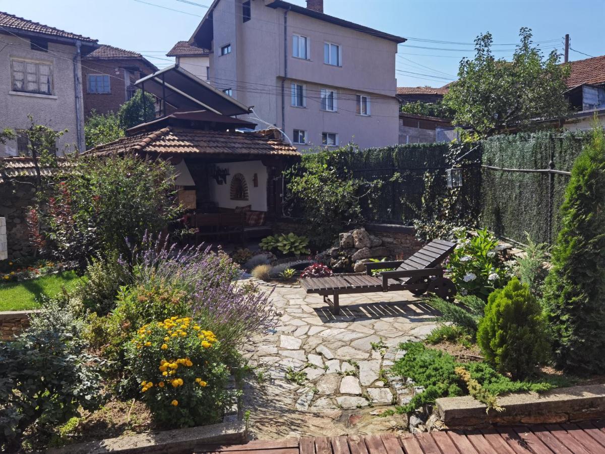 Mira Guest House Dobrinishte Buitenkant foto