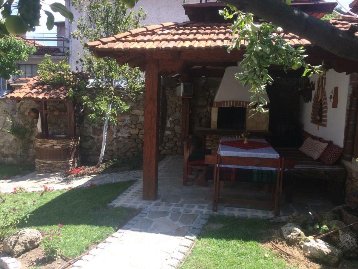 Mira Guest House Dobrinishte Buitenkant foto